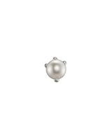 Tiny Claw Silver Stud w. Pearl