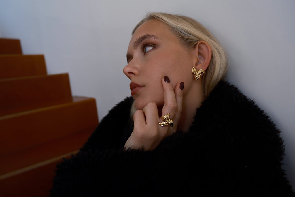 Verve Mini Hvid Rhodium på Messing Øreringe