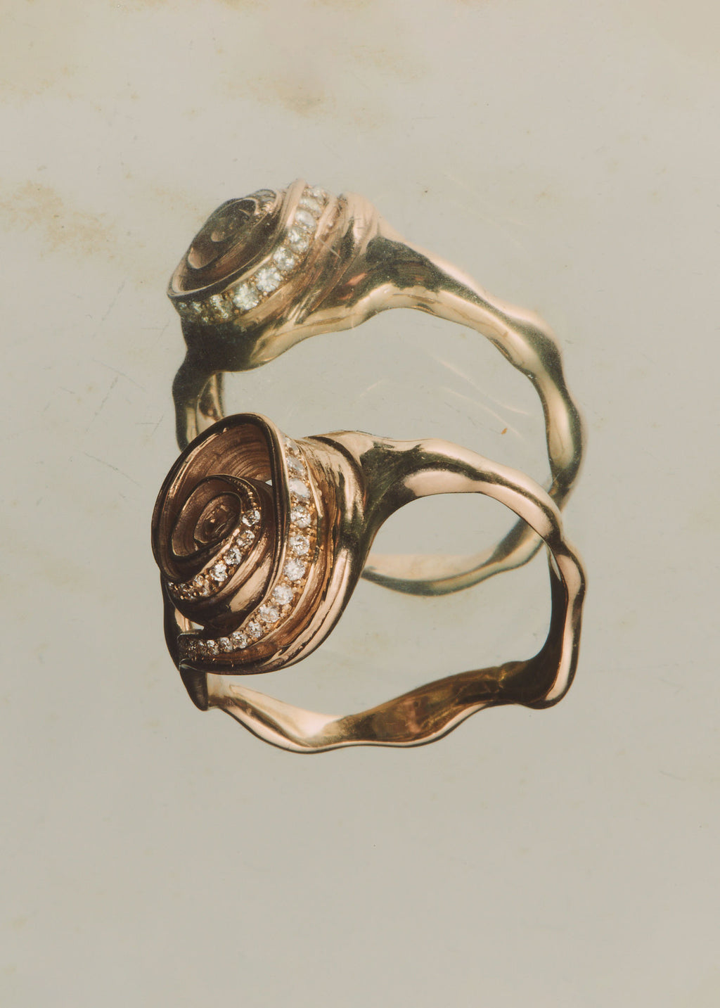 Cochlea 14K Gold Ring w. Pavé Diamonds