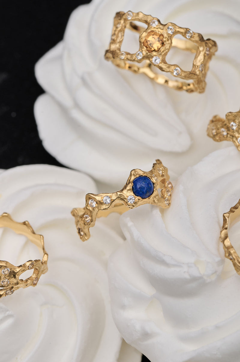 December Birthstone 18K Gold Ring w. Lapis-lazuli & Sapphires