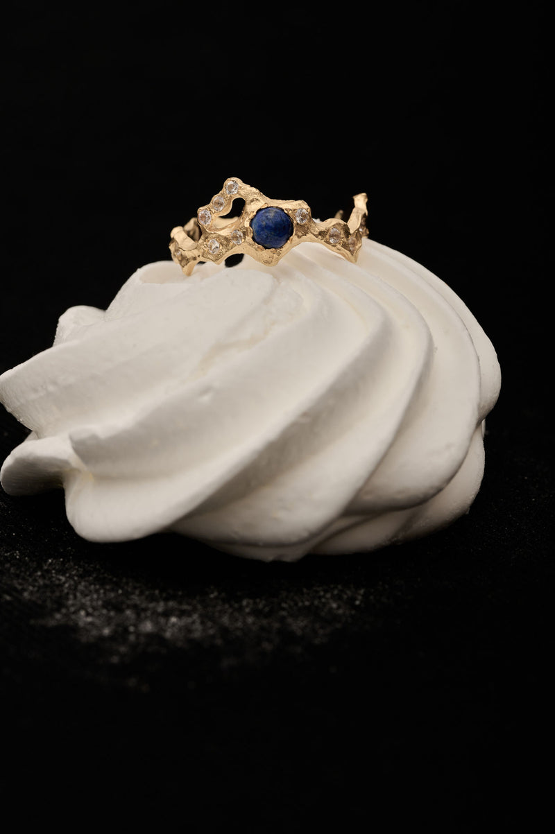 December Birthstone 18K Gold Ring w. Lapis-lazuli & Sapphires