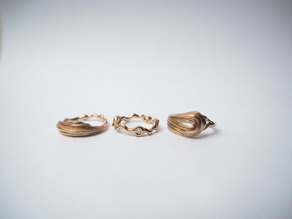 Spuma 14K Gold Ring w. Diamond