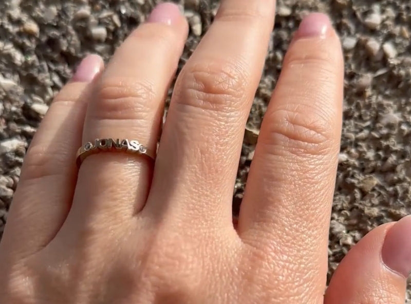 Bespoke 14K Gold, Whitegold or Rosegold Name Ring