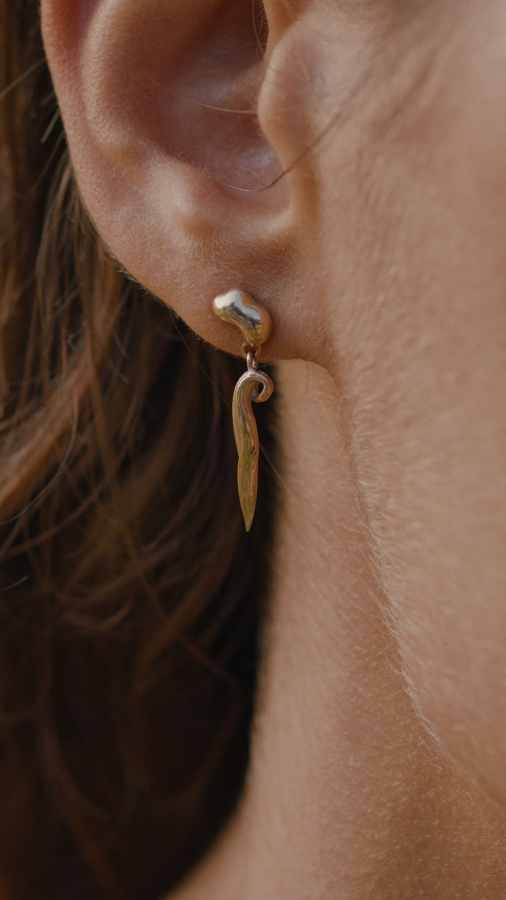 Palea Hanger I 14K Gold Earring