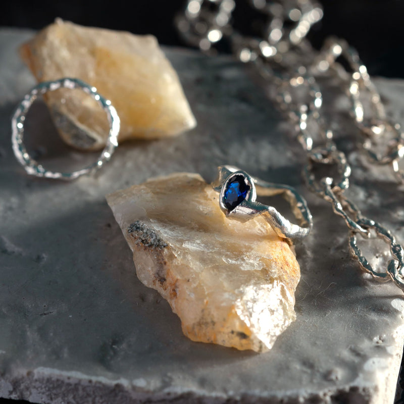 The Thetis Silver Ring w. Lab-Grown Sapphire