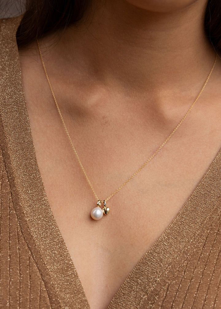 Heart 10K Gold Pendant w. Blue Sapphries