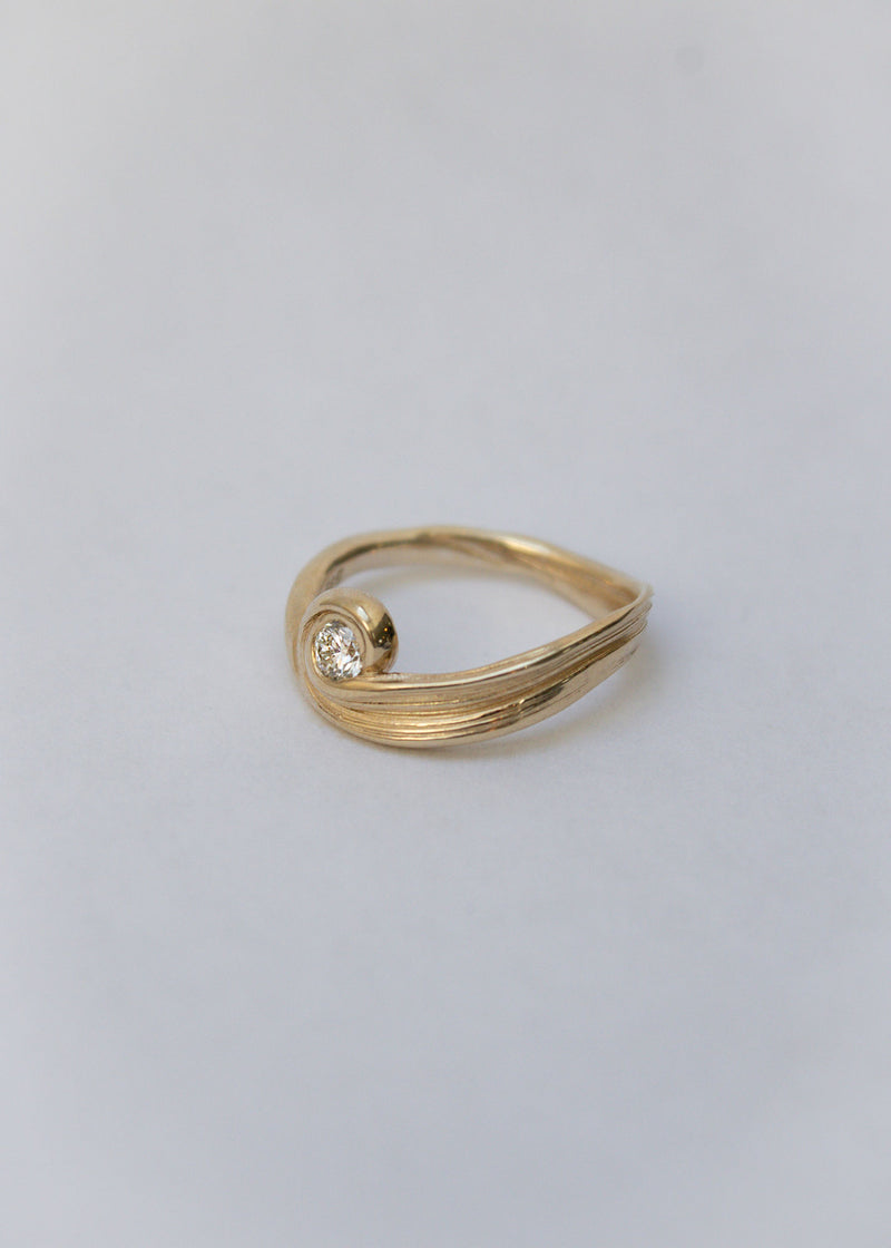 Unda Solitaire 14K Gold Ring w. Diamond