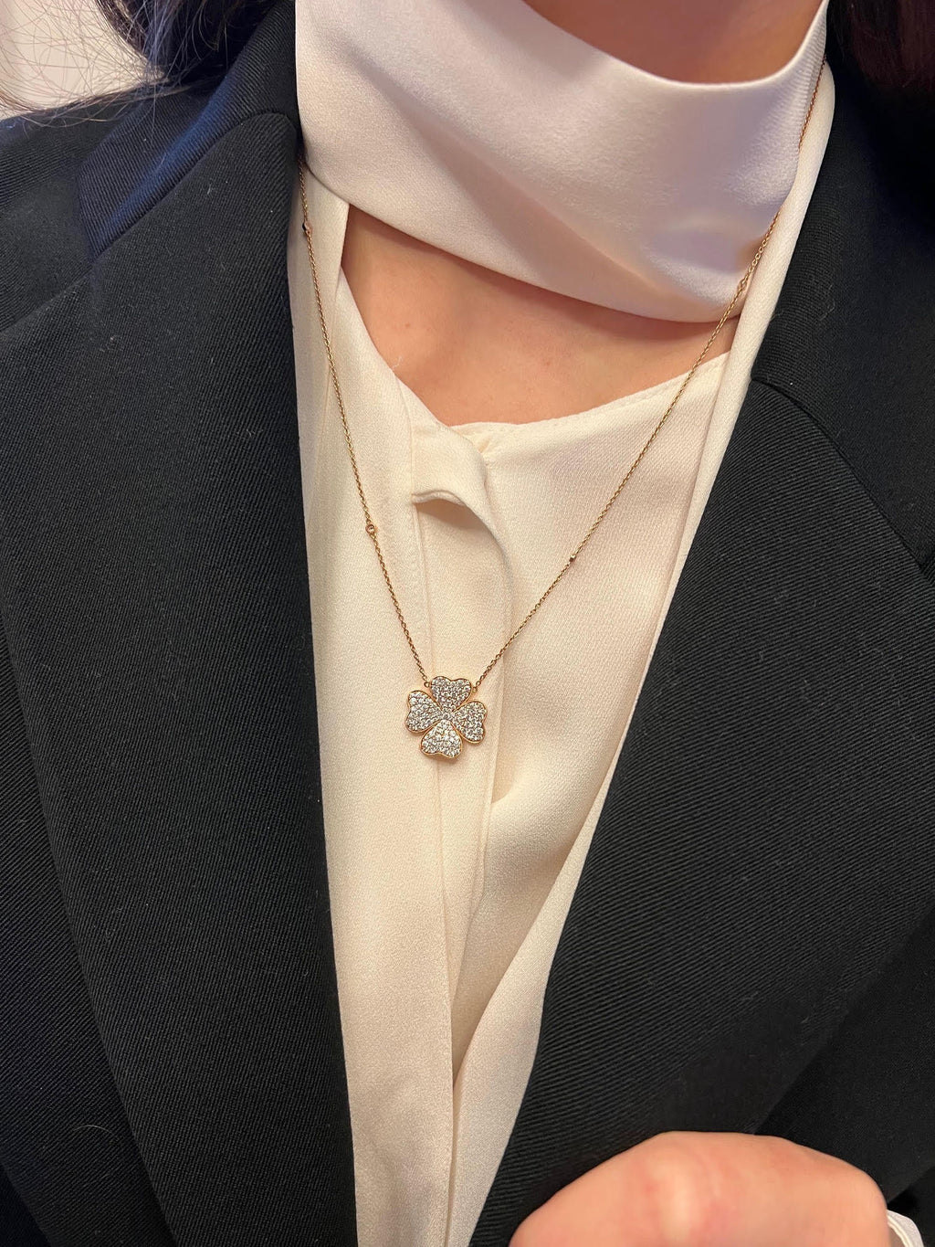 Clover 18K Gold, Rosegold or Whitegold Ring Large Necklace w. Diamonds