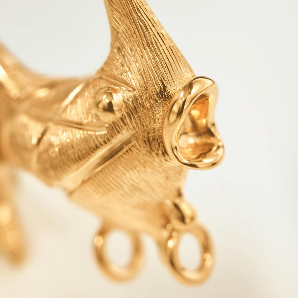 Junge Fische kleine 18k goldene Ohrringe