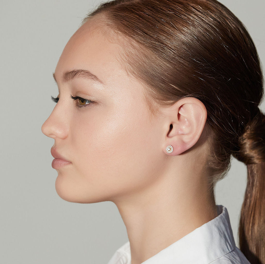 Matiné 18K Gold Studs w. 64 Diamonds