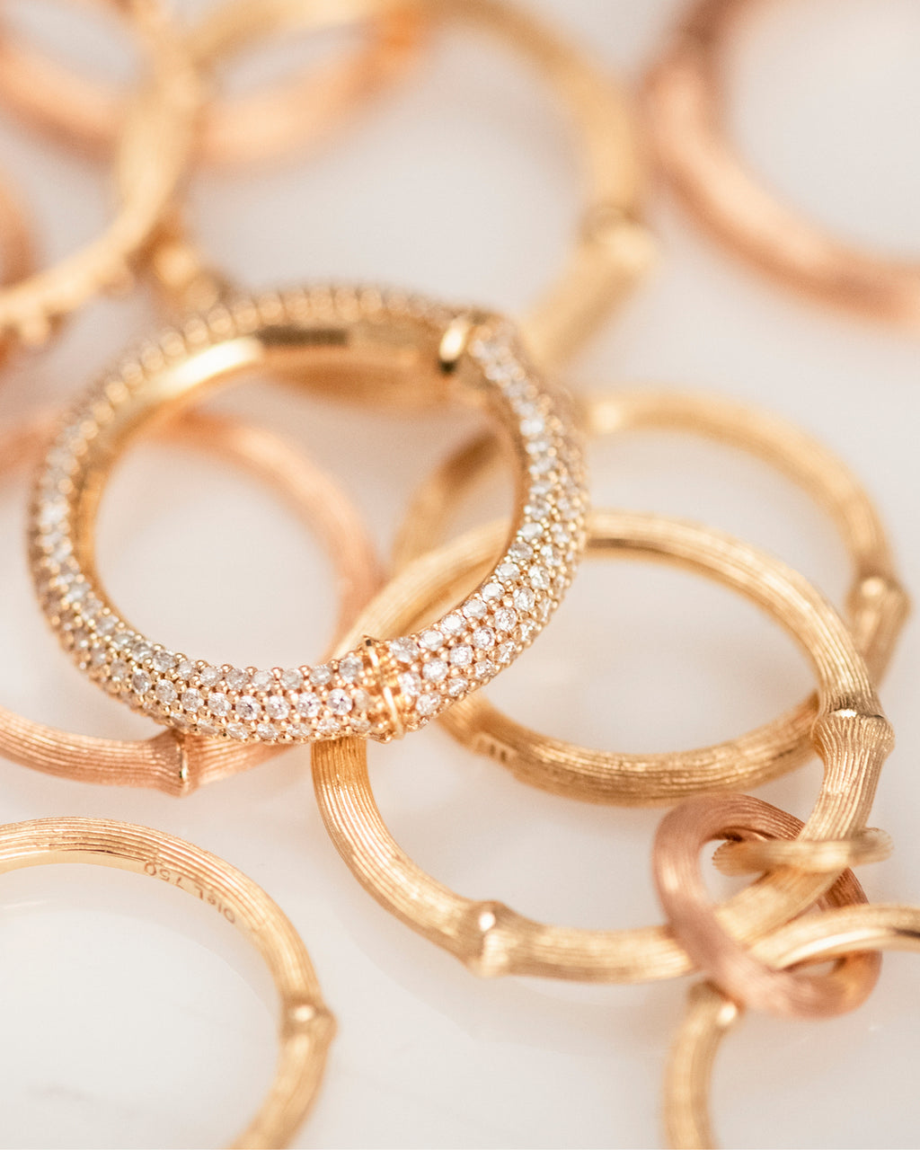 Nature Pavé 18K Gold Ring w. Diamonds