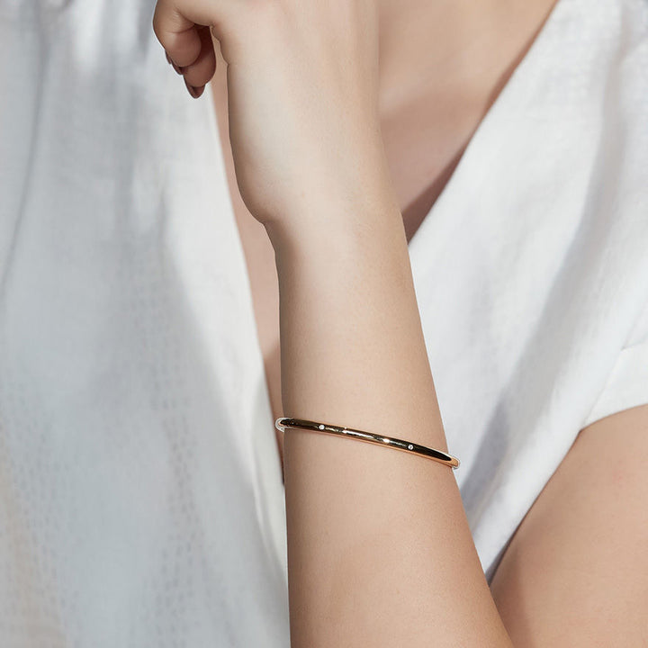 D'avie 18K Rosegold Bangle w. 6 Diamonds