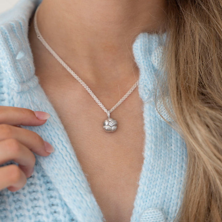 Savá 18K Gold Pendant w. 27 Diamonds