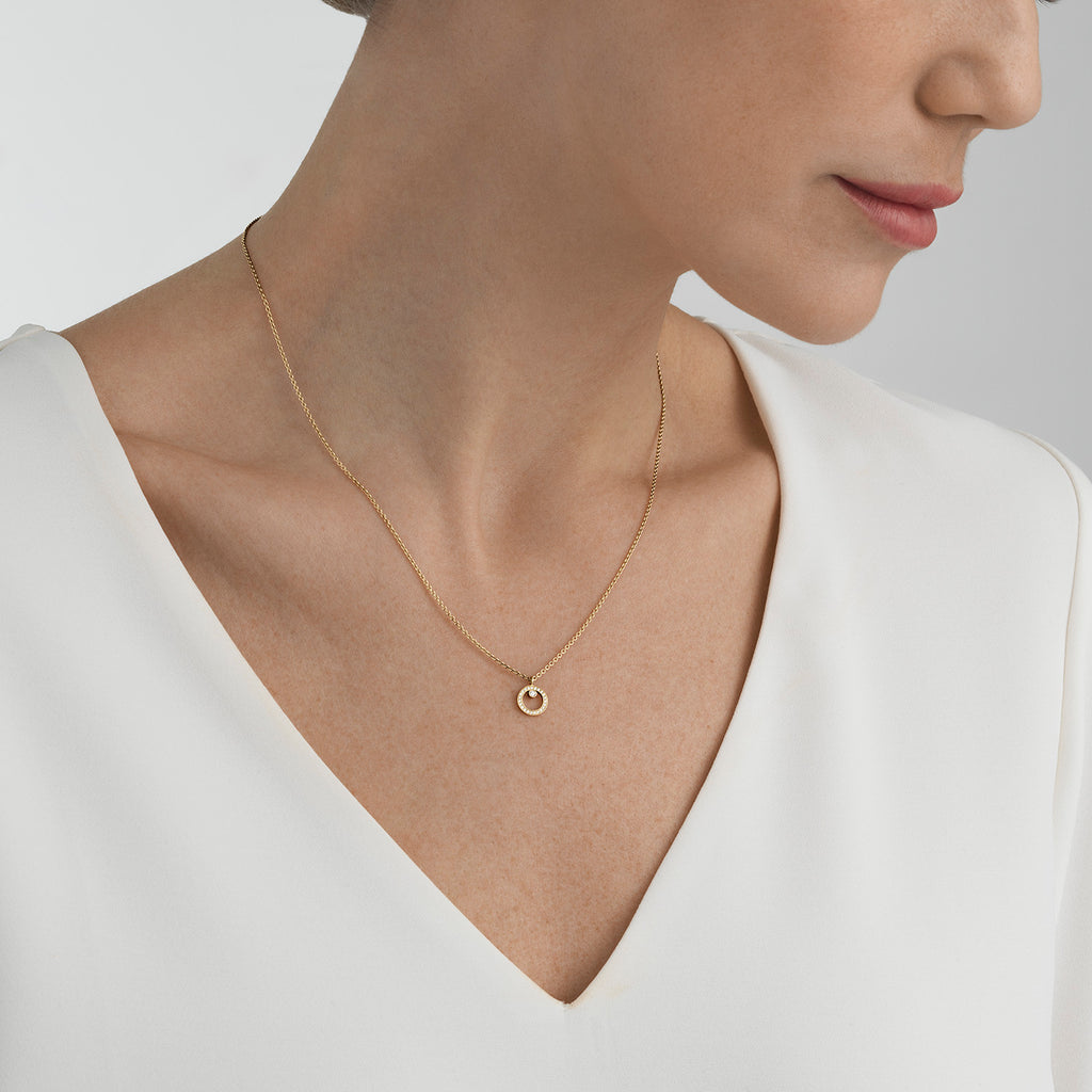 Halo 18K Gold Necklace w. Diamonds 0.06 ct