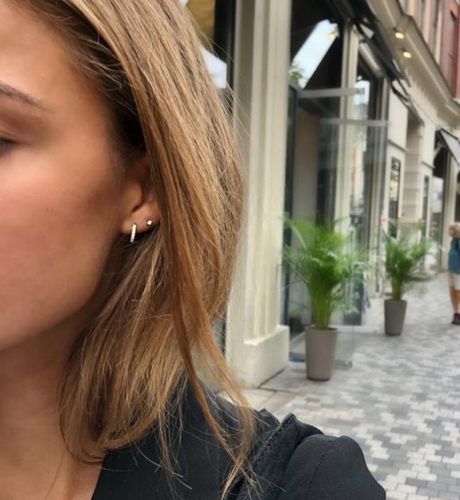 Rock Square Small 18K Gold Stud w. Diamond