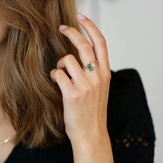 Ro Nord gewundener Ring aus 18K Weißgold I Weißer Topas