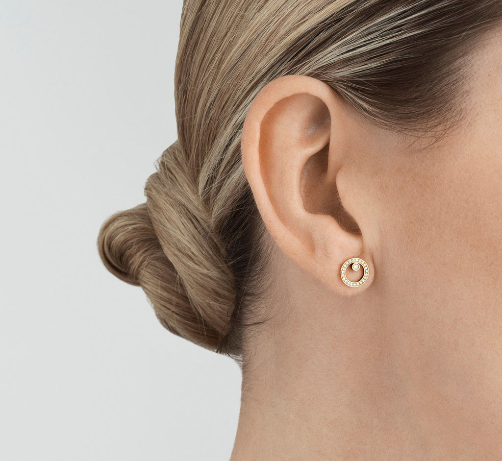 Halo 18K Gold Studs w. Diamonds 0.03 ct