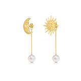 The Lovers Backdrop Earrings Gold Plated, White Pearls