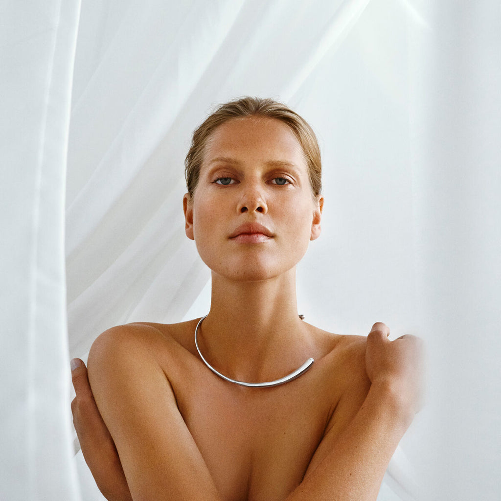 Mercy open Silver Neckring