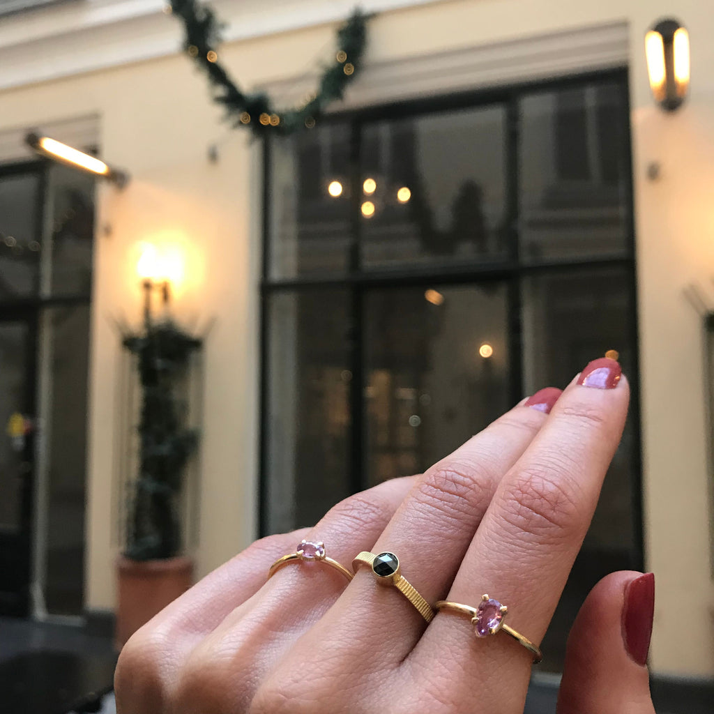 Round Purple 10K Gold Ring w. Amethyst