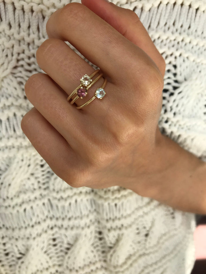 Ring aus 10K Gold I Blauer Topas