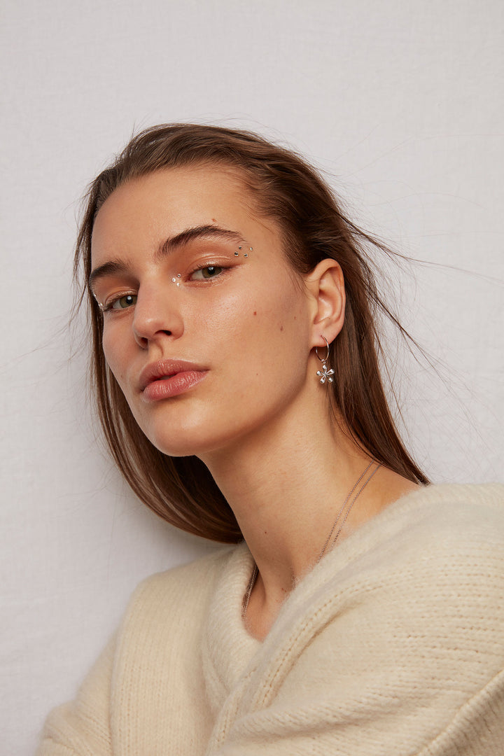 Unity Flower Silver Hoops w. Zirconia