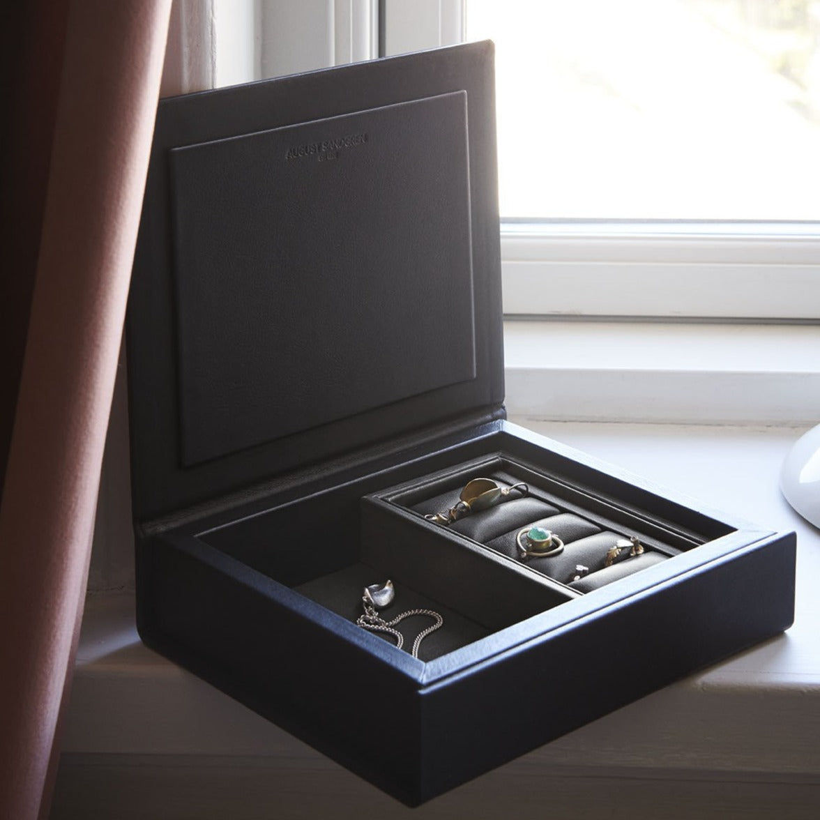 Schwarz Überschuss Schmuckbox aus LederI Klein