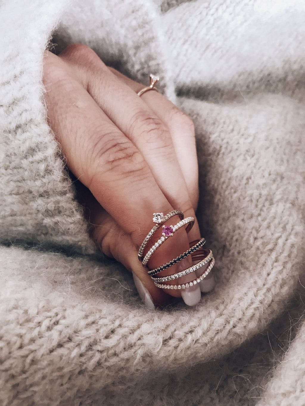 Jade Petite Wave Halv 18K Guld, Hvidguld eller Rosaguld Ring m. Diamanter