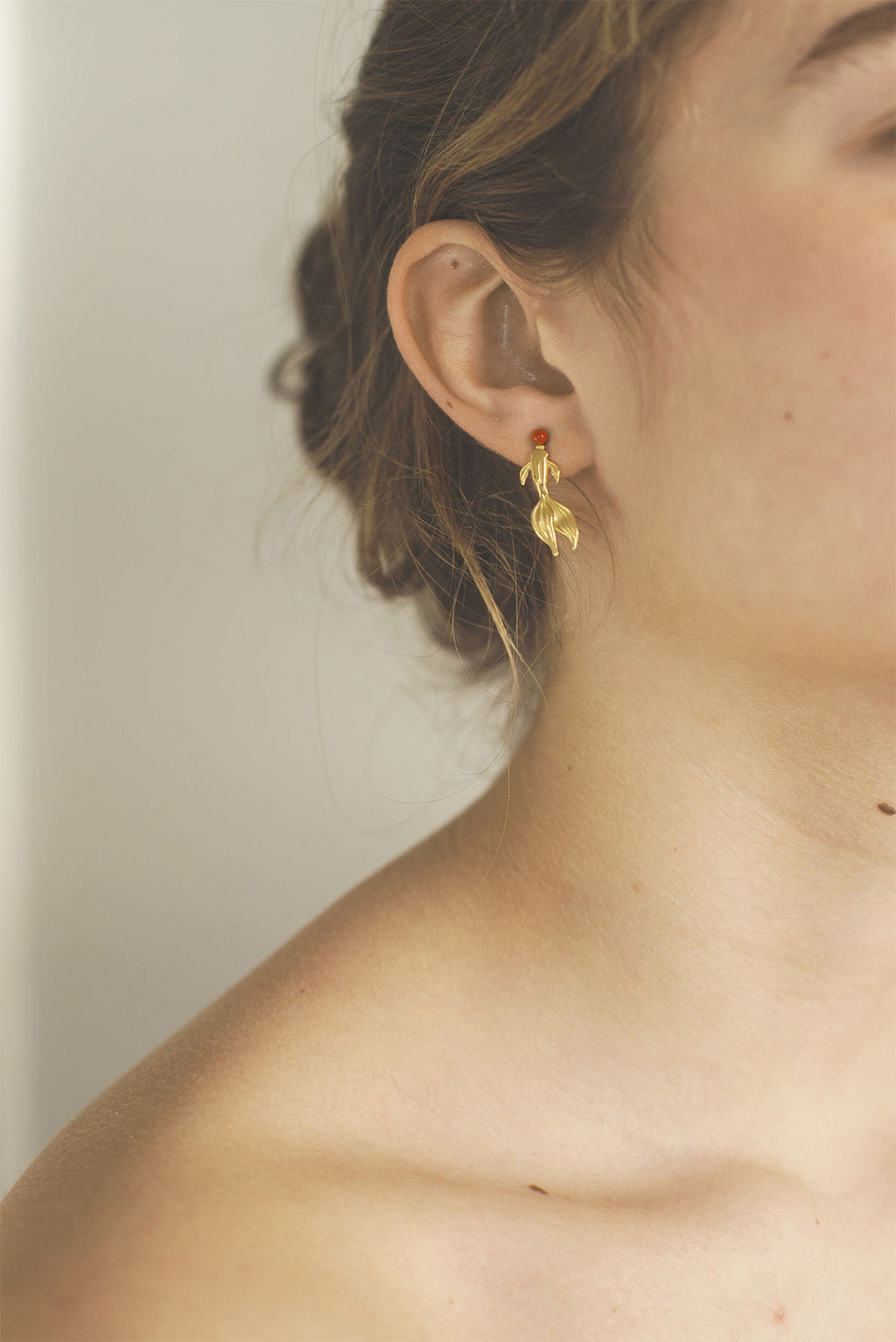 Sunid Koi Forgyldt Øreringe m. Koral