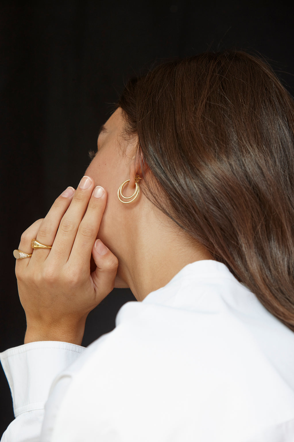 Rock Round Signet 18K Gold Ring w. Diamonds