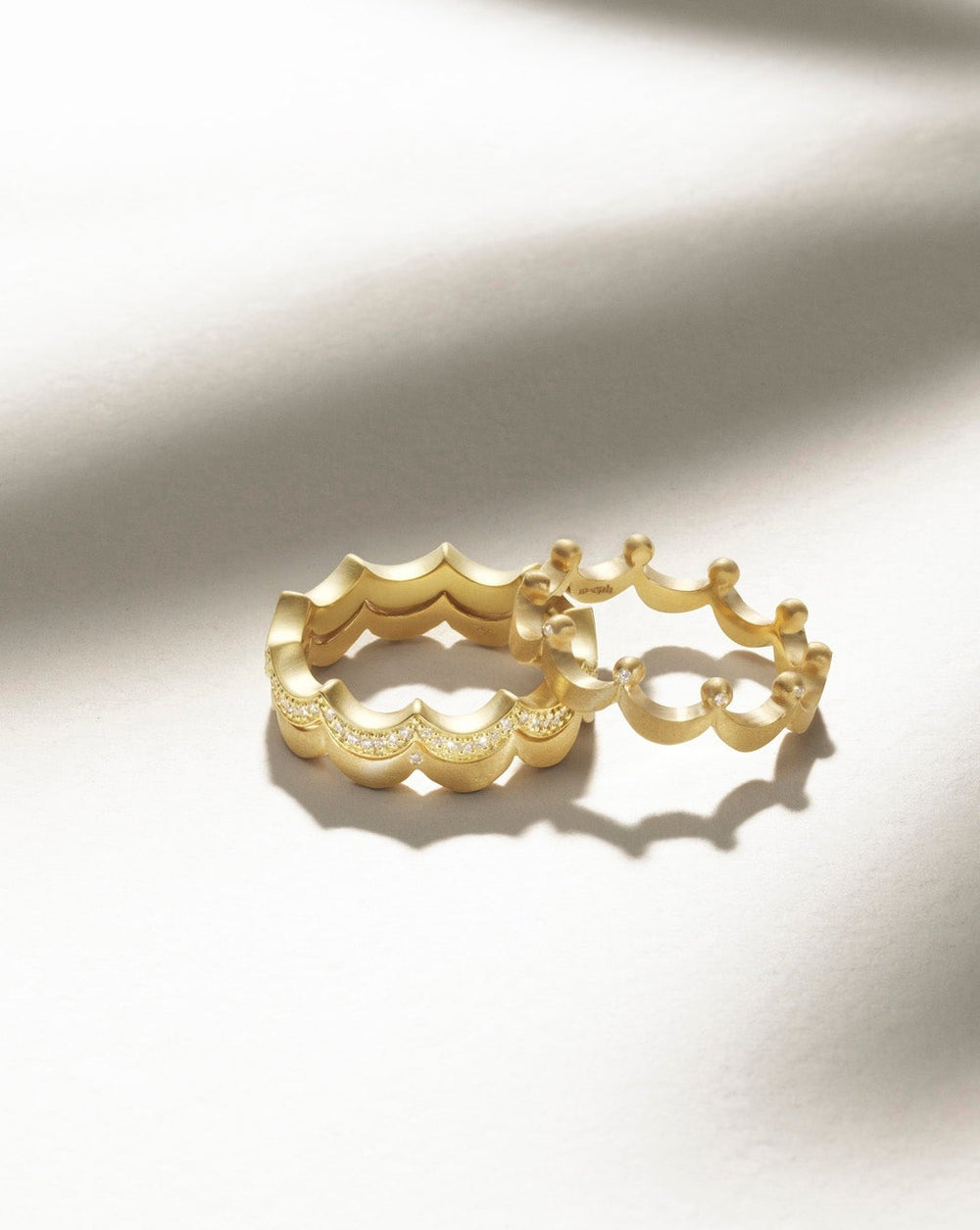 Royal Goldring aus 18K I 10 Diamanten