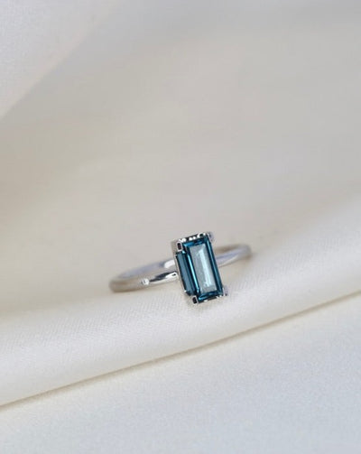 Nord London Blue Turned 18K Hvidguld Ring m. Topas & Diamant