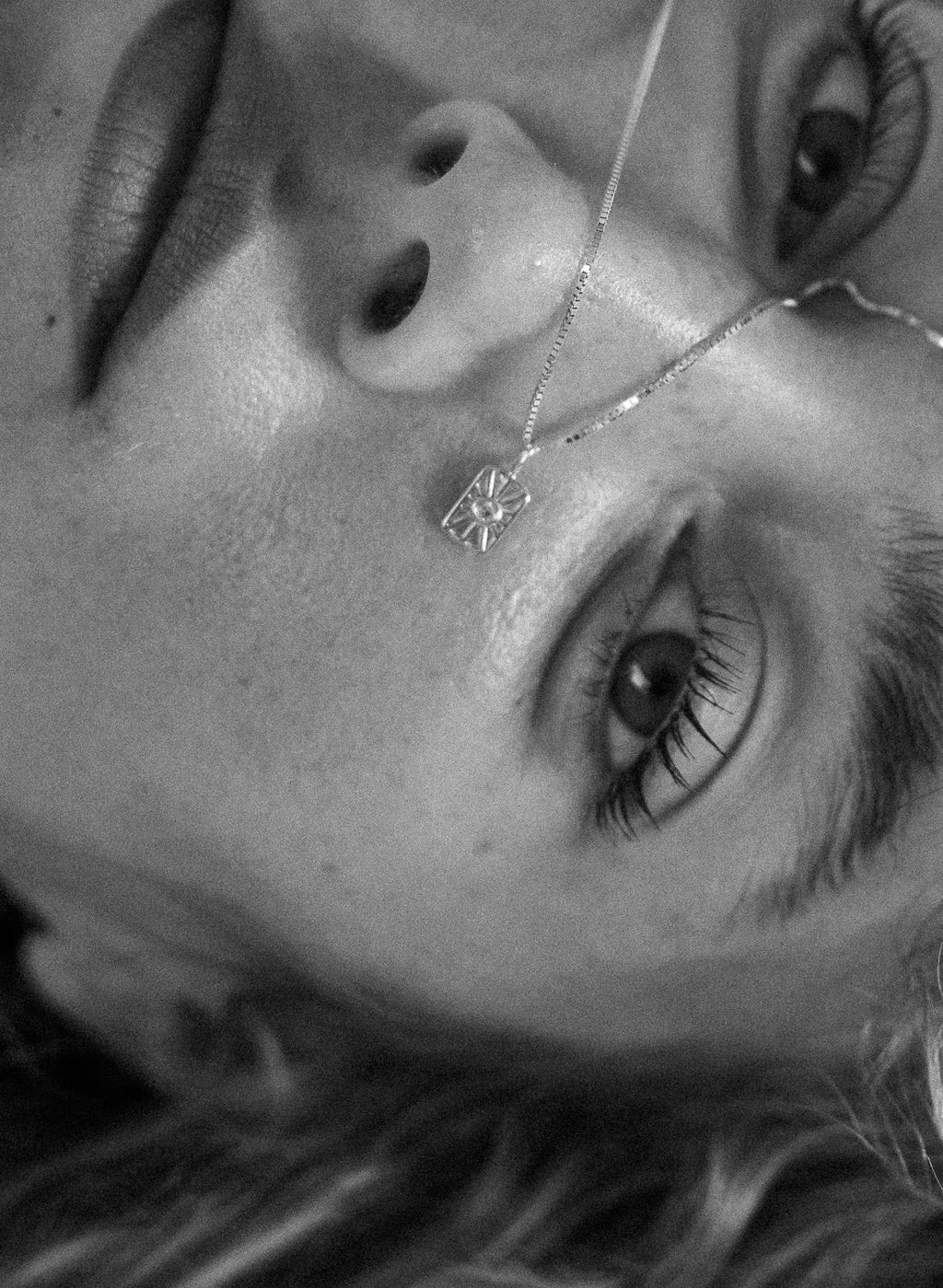 The Sun 18K Gold Pendant w. Topaz