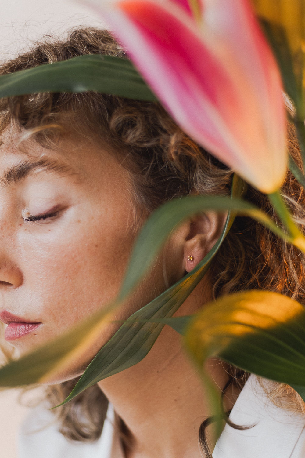 The Happy 18K Gold Studs w. Citrin