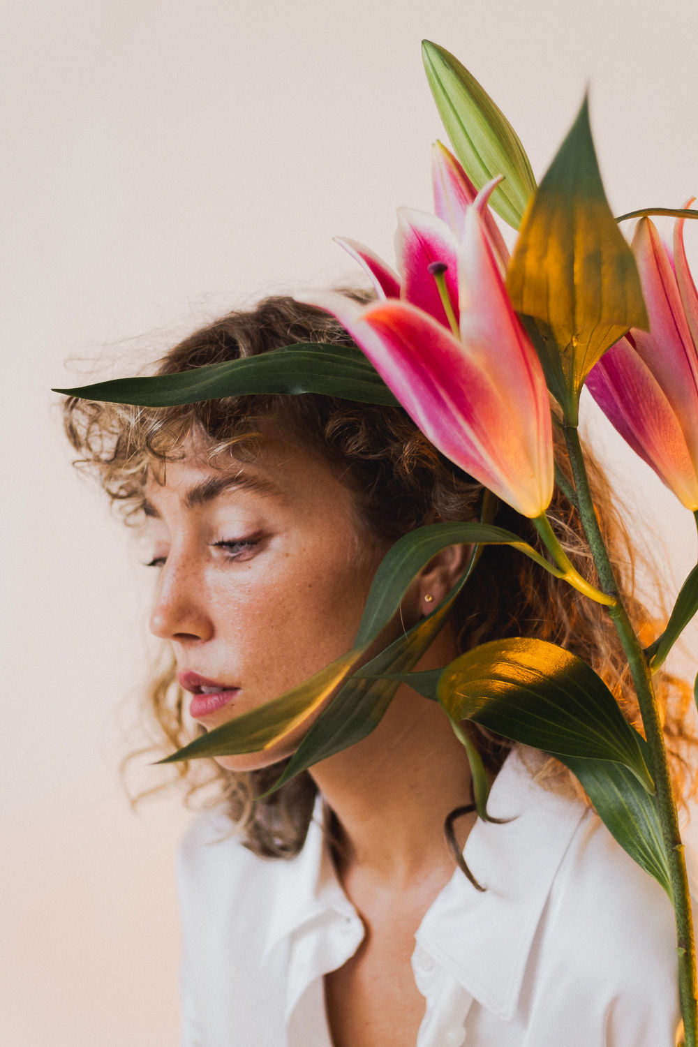 The Happy 18K Gold Studs w. Citrin