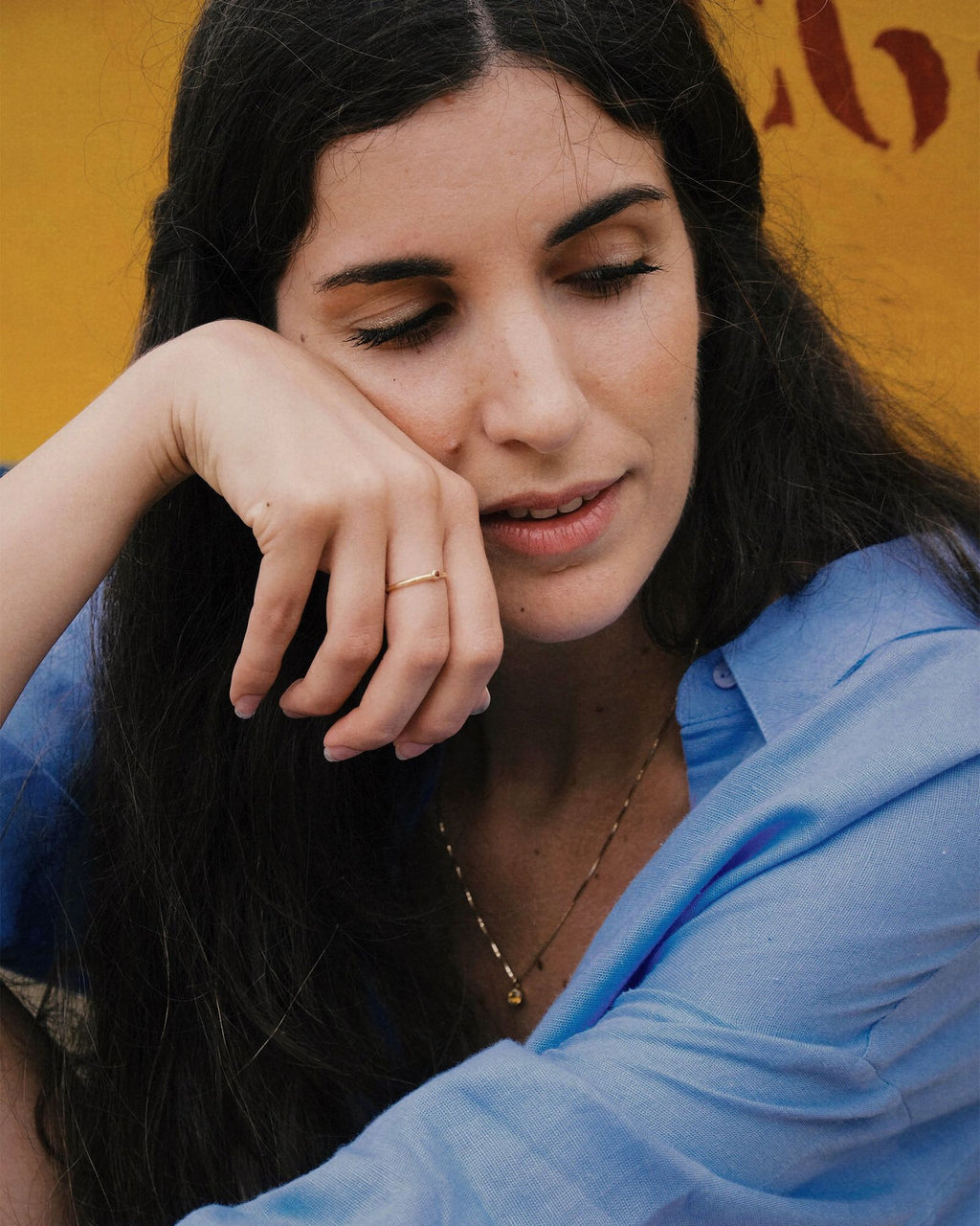 The Smiley Insider 18K Gold Ring w. Garnet