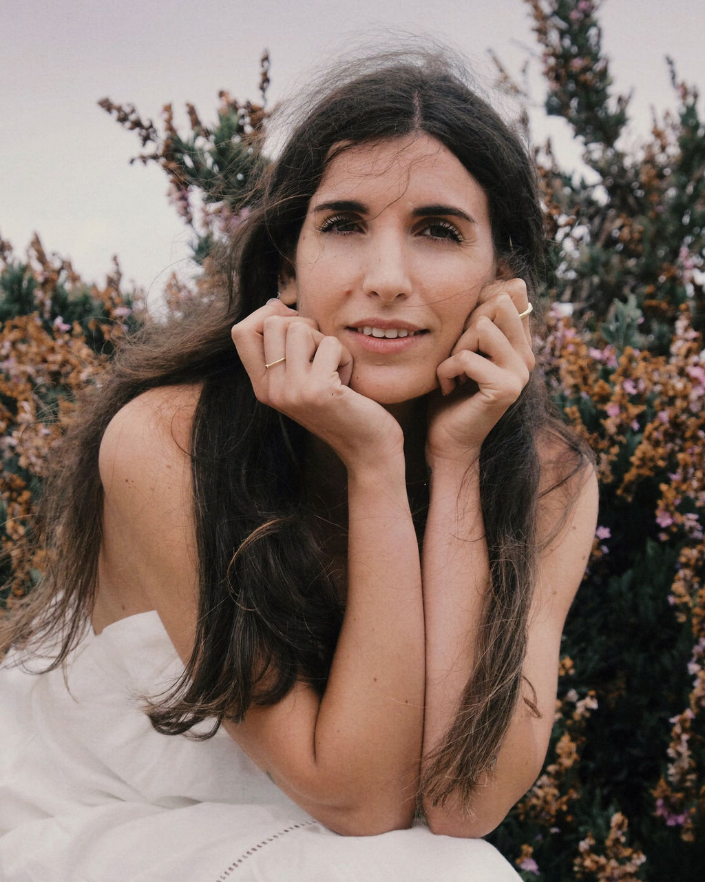 The Smiley Insider 18K Gold Ring w. Garnet