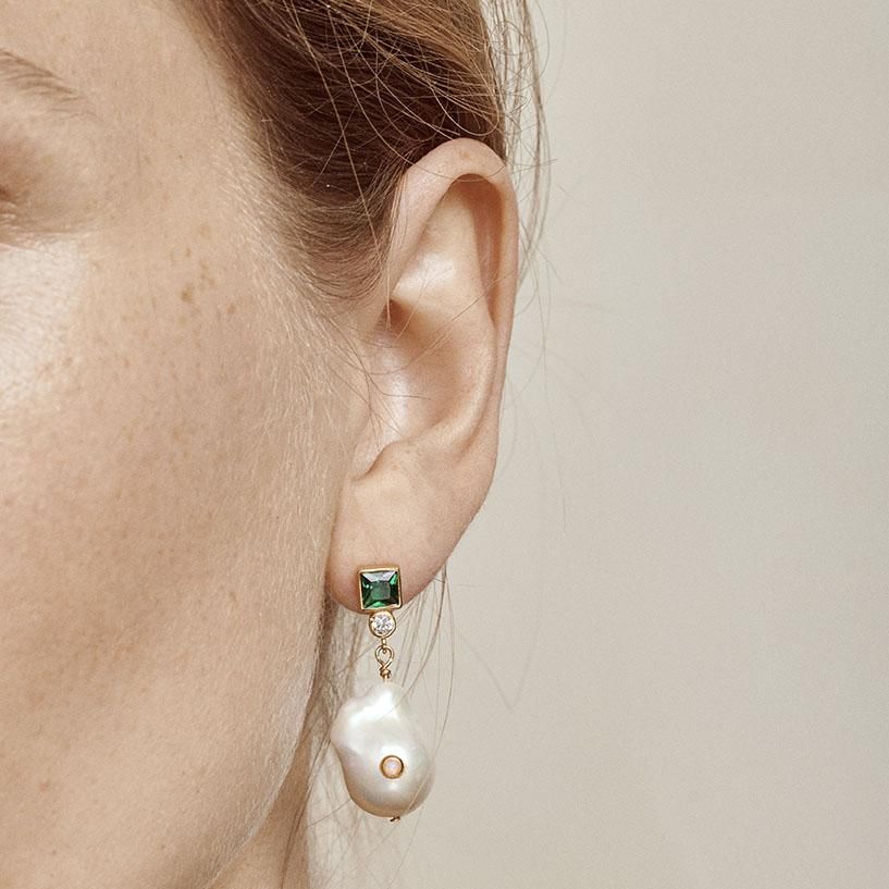 Baroque Green Gold Plated Earrings w. Pearls