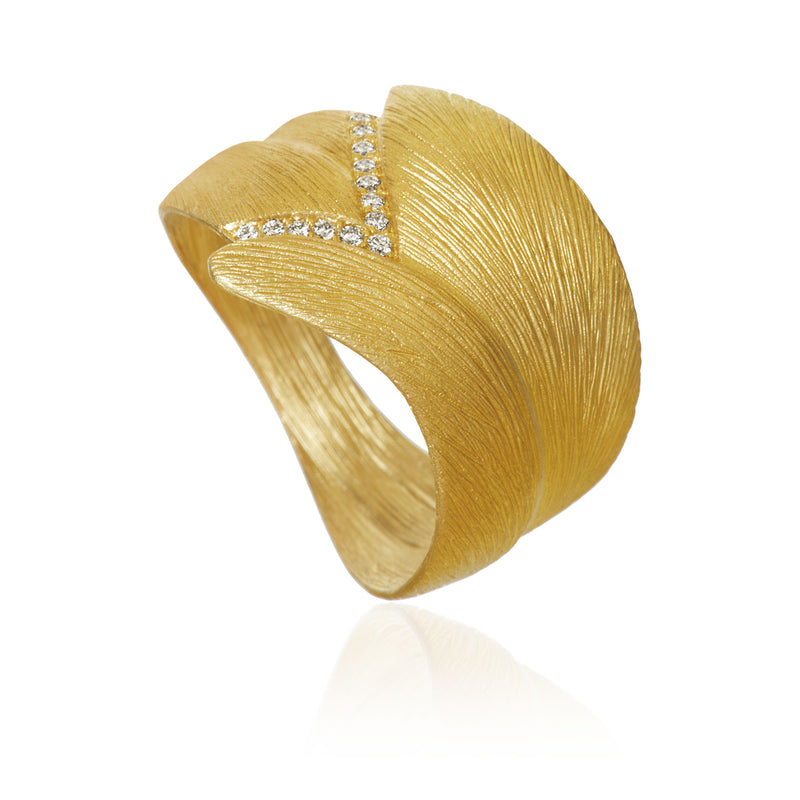 Large Aura 18K Gold Ring w. Diamonds