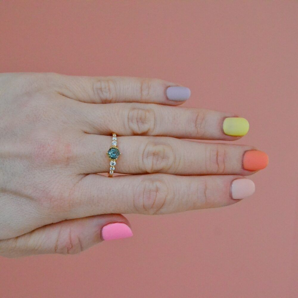 Adaraya Kola 18K Gold Ring w. Sapphires