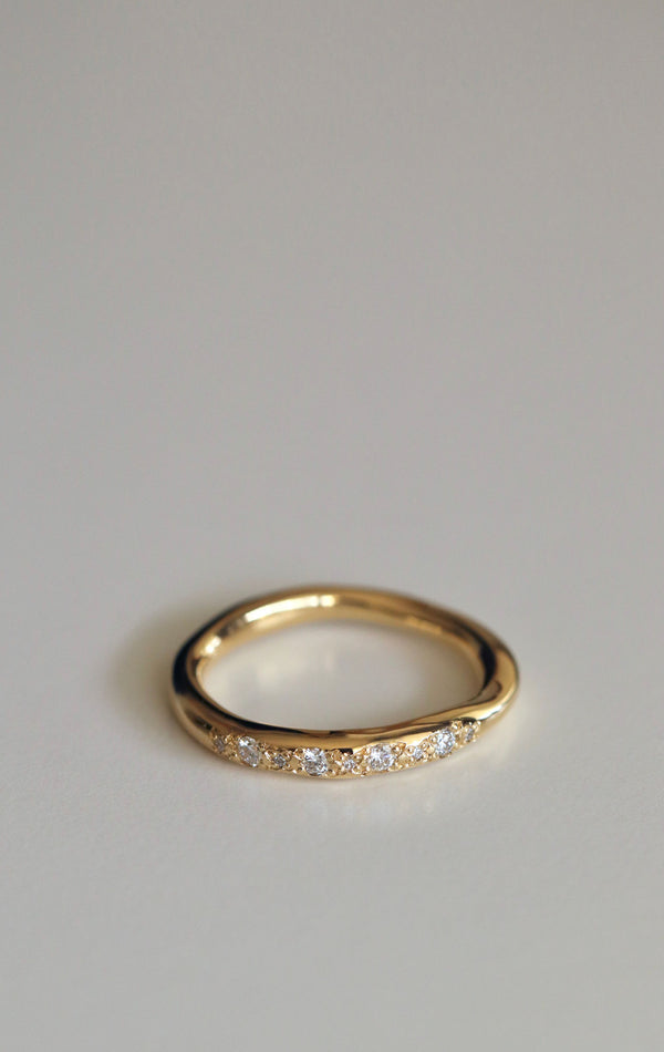 Alba 18K Gold Ring w. Diamonds