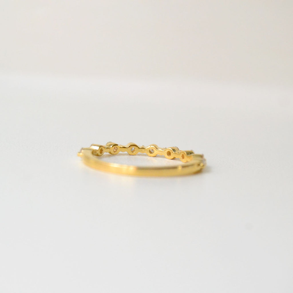 Brita 18K Gold Ring w. Diamonds