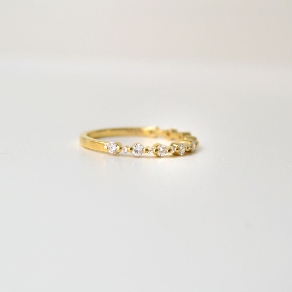 Brita 18K Gold Ring w. Diamonds