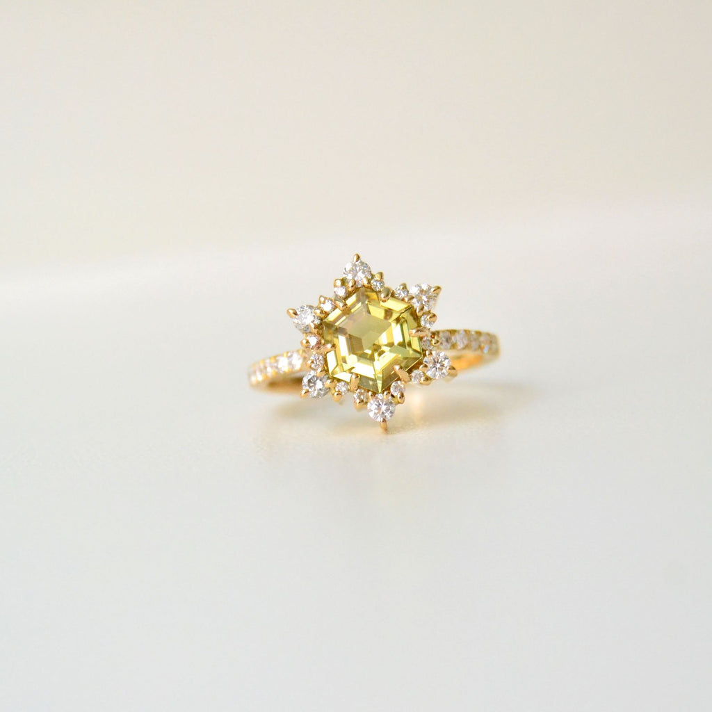 Piyali 18K Gold Ring w. Sapphire & Diamonds