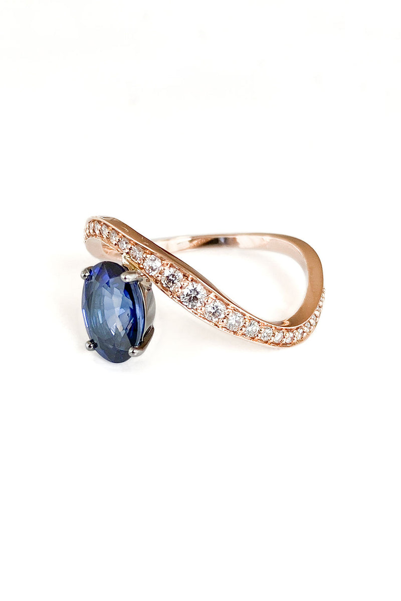 Blå Wave 18K Guld Ring m. Diamanter & Sapphire