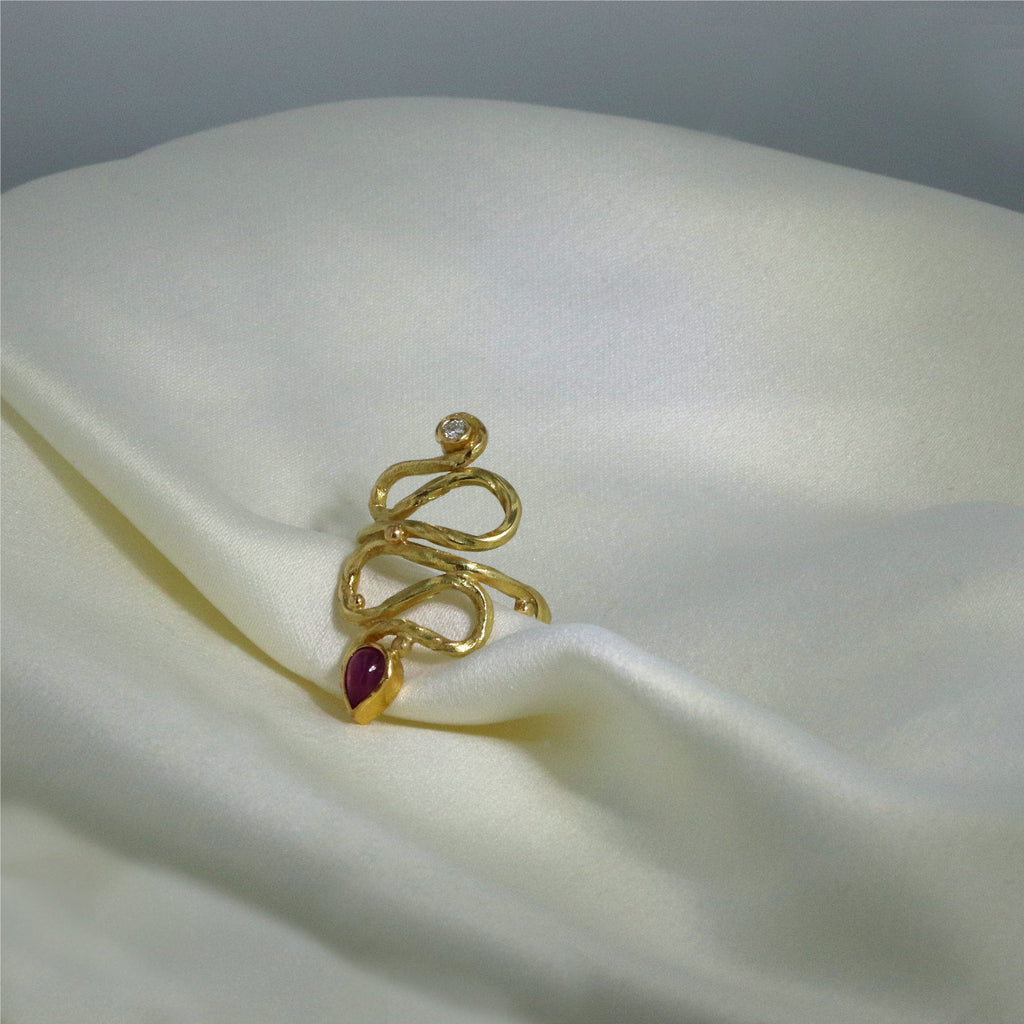 Hydra 18K & 22K Gold Ring w. Ruby & Diamond