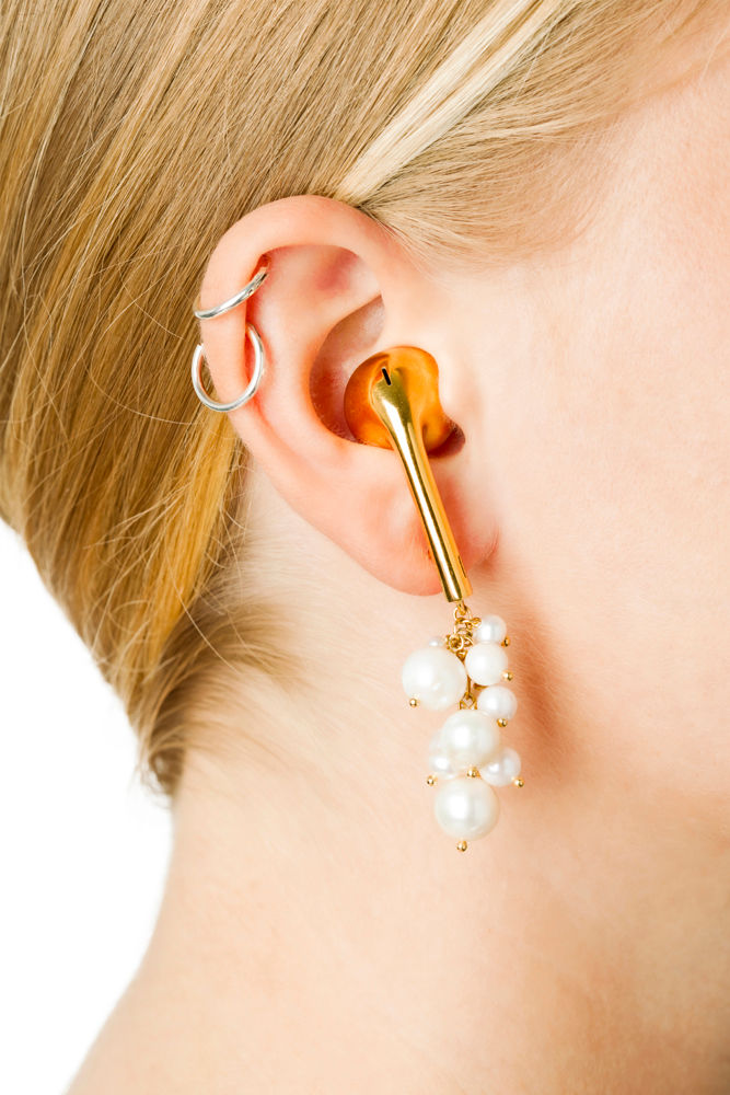 Earphone Gold Plated Earring w. Pearl Cluster