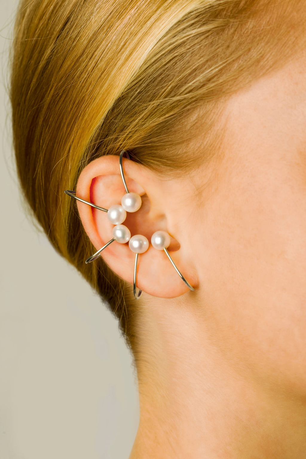 Iris concha Silver Ear Clip w. 5 Pearls