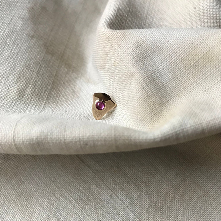 CLOUD Dew Day 14K Goldohrring mit Rubin