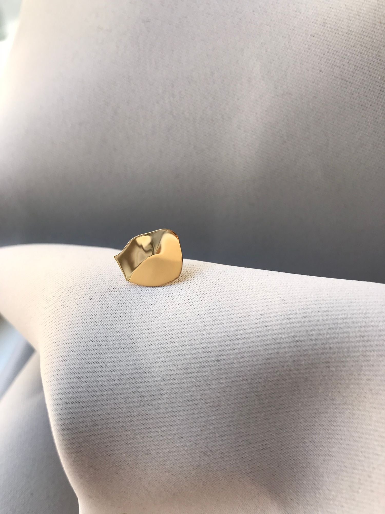 CLOUD 14K Gold Stud